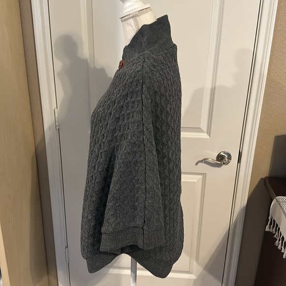 High Neck Shawl Poncho / Cape with faux  shearling - Picture 3 of 13